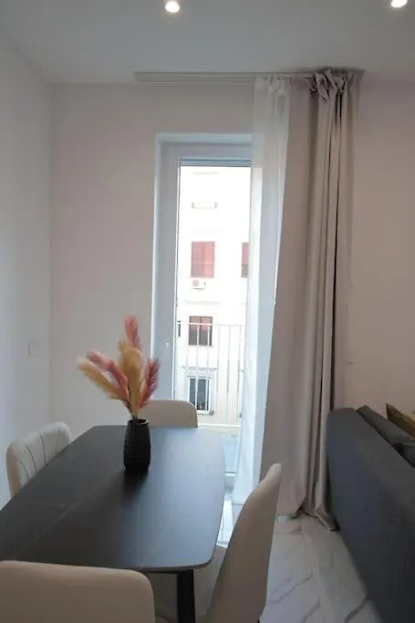 Chiaia Arcoleo House - Sofia Apartment Naples